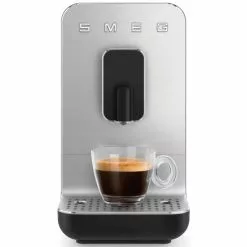Smeg BCC01BLMEU - Machines à Café Automatiques